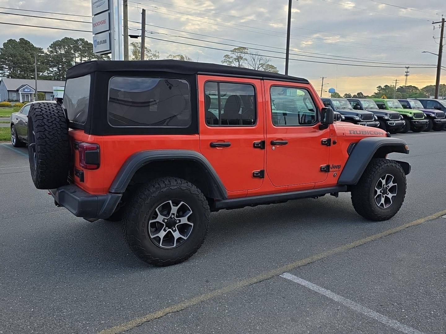Used 2023 Jeep Wrangler Unlimited Rubicon w/ LED Lighting Group AWD/4WD image 7