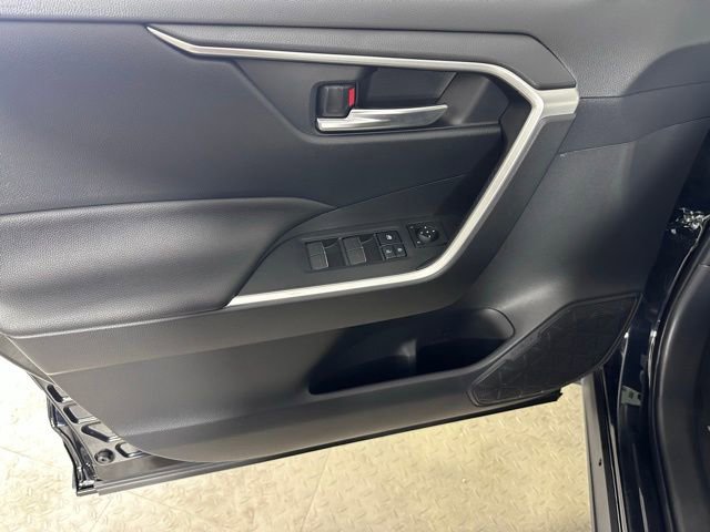 Used 2024 Toyota RAV4 SE w/ Weather & Moonroof Package AWD/4WD image 19