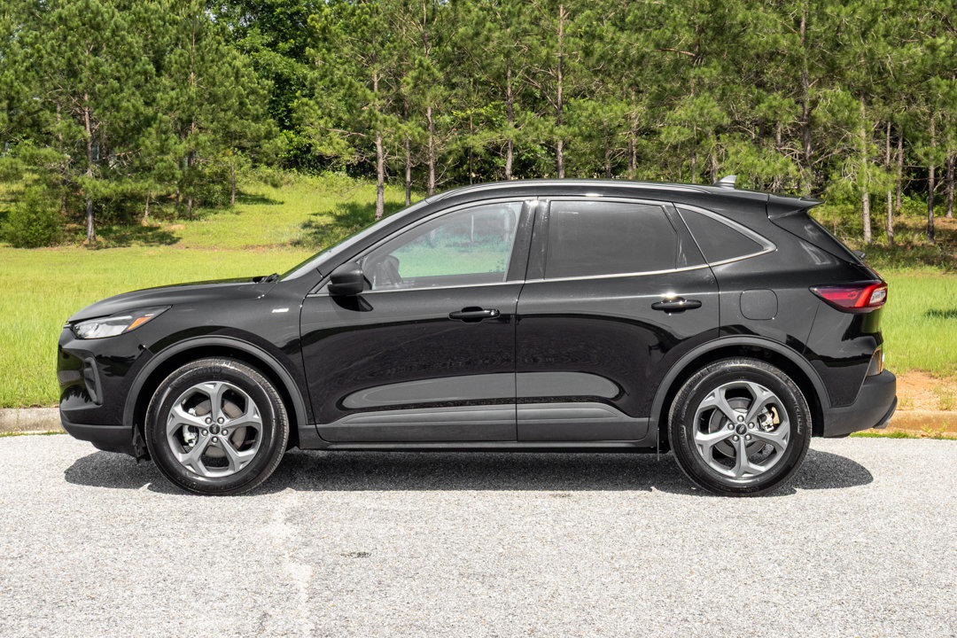 Used 2025 Ford Escape ST-Line w/ Tech Pack #1 FWD image 8