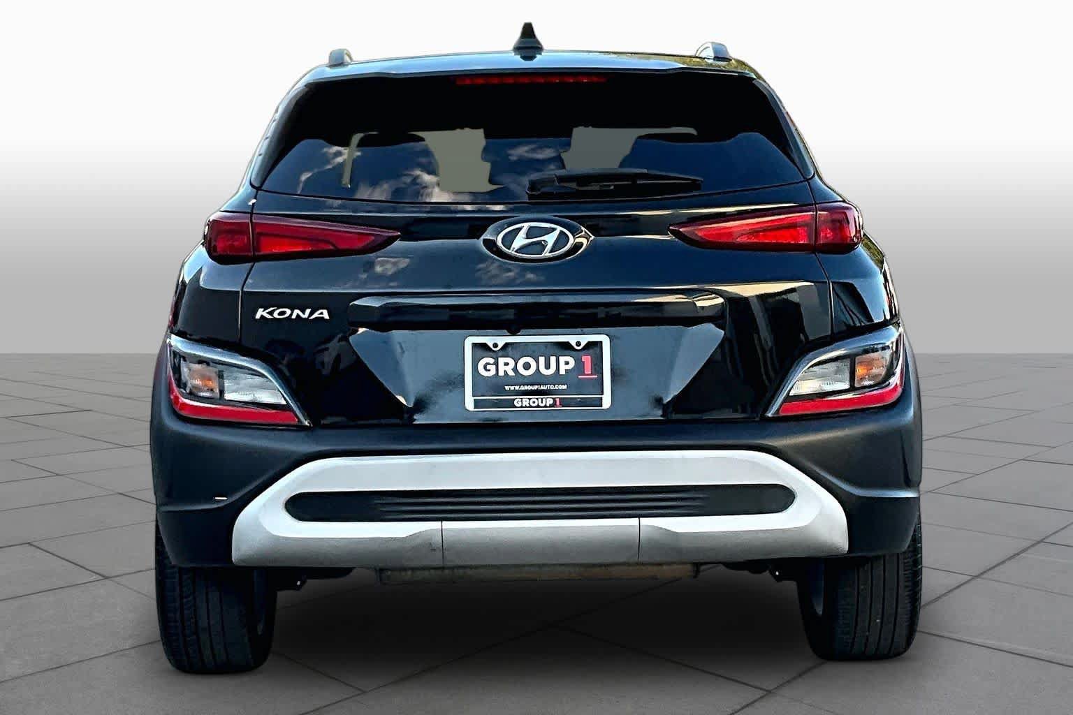 Used 2022 Hyundai Kona SEL w/ Convenience Package FWD image 5