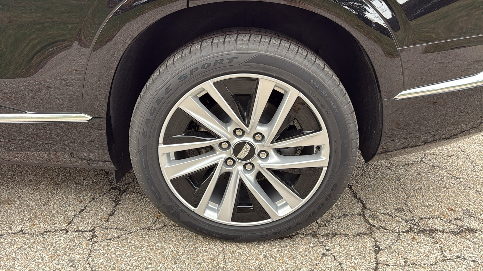 New 2026 Cadillac Vistiq Luxury w/ LPO, Floor Liner Package image 30