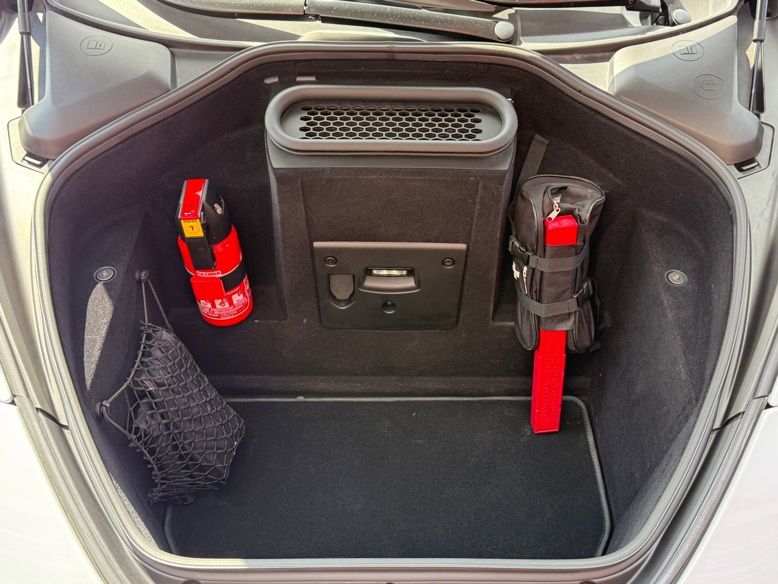 Used 2018 McLaren 720S image 30