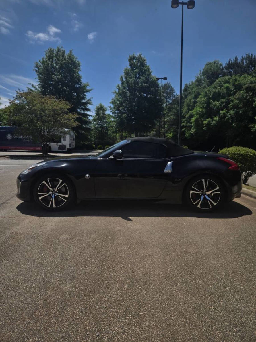 Used 2013 Nissan 370Z Touring w/ Sport Pkg RWD image 4