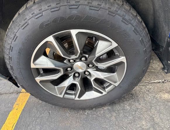 Used 2025 Chevrolet Silverado 1500 LT image 8