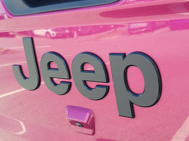Used 2024 Jeep Gladiator Sport w/ Premium Package AWD/4WD image 8