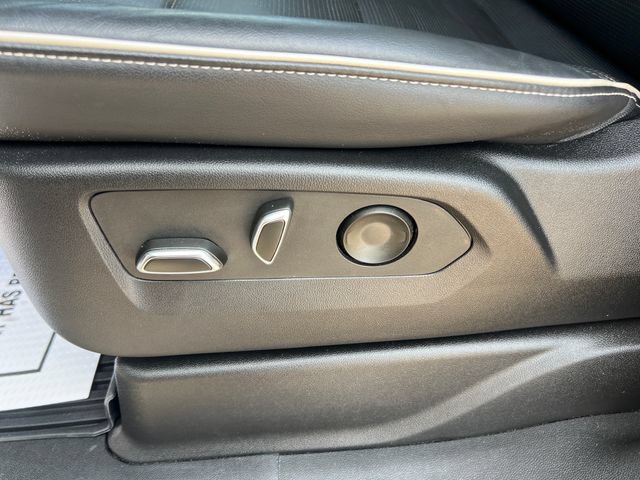 Certified 2022 Cadillac Escalade Premium Luxury AWD/4WD image 20