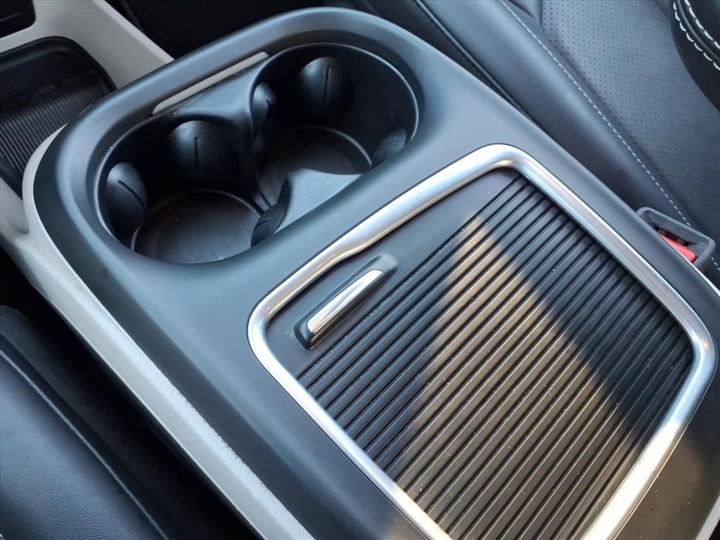 Used 2024 Chrysler Pacifica Touring-L image 27