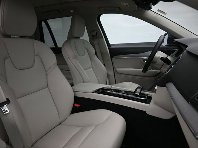 Used 2023 Volvo XC90 B5 Core w/ Climate Package image 34