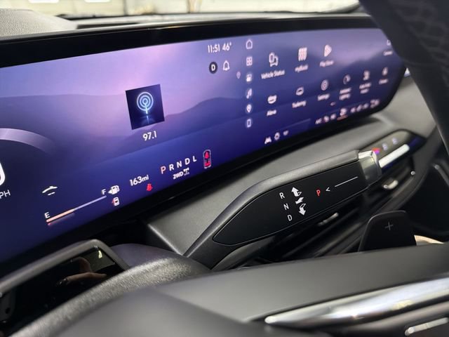 Certified 2025 Buick Enclave Avenir AWD/4WD image 33