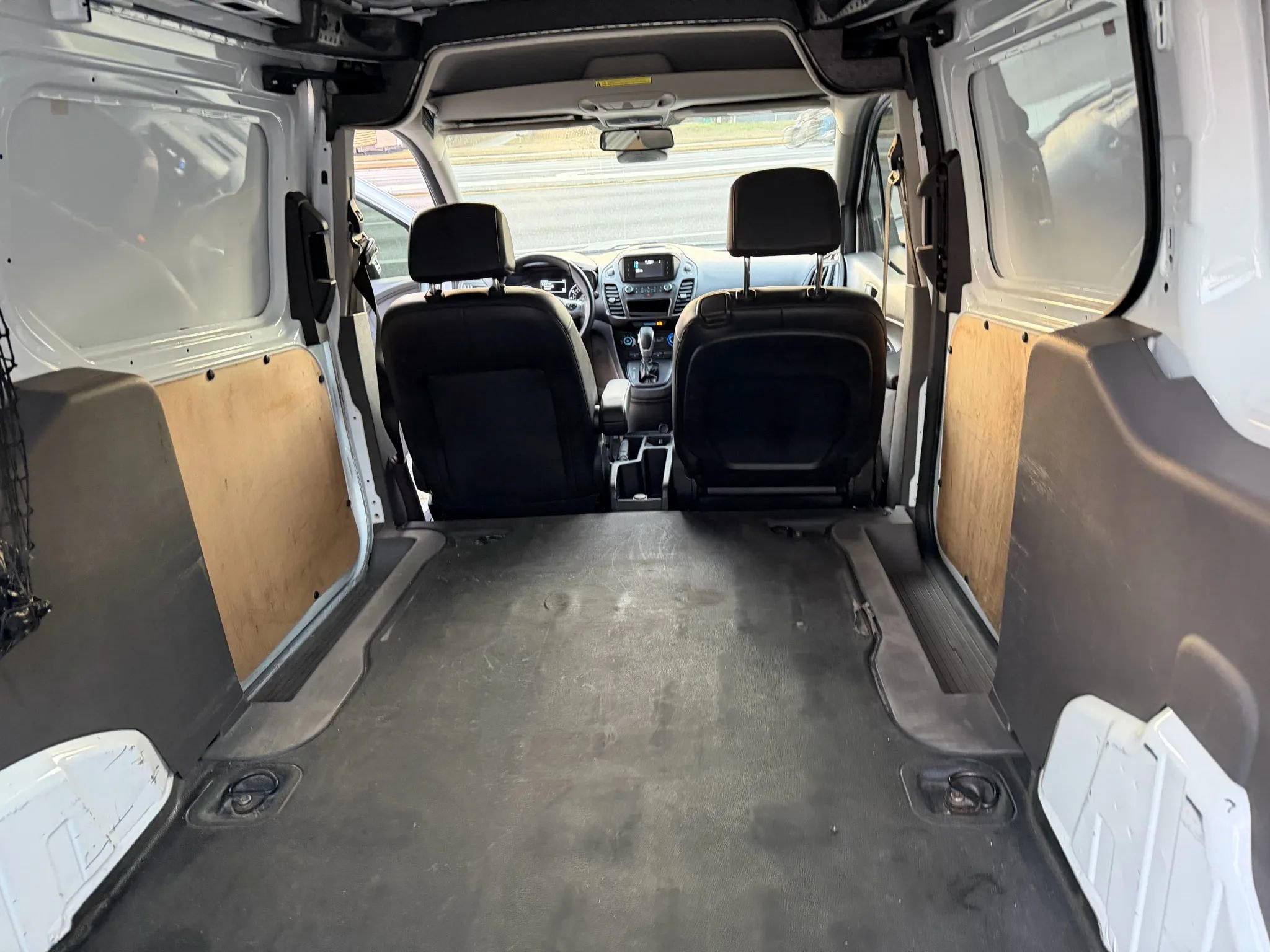 Used 2020 Ford Transit Connect XL image 9