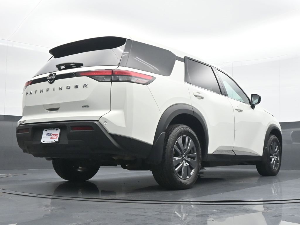 Used 2024 Nissan Pathfinder S image 21