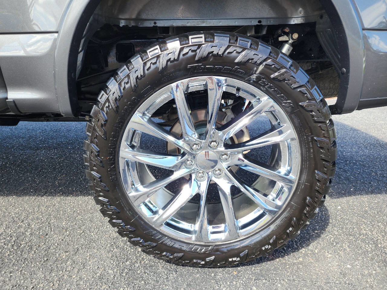 Used 2015 Ford F150 Platinum w/ Max Trailer Tow Package image 10
