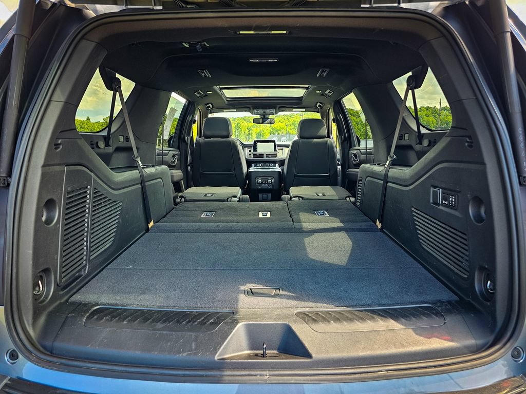 Used 2022 GMC Yukon XL SLT w/ SLT Premium Package AWD/4WD image 39