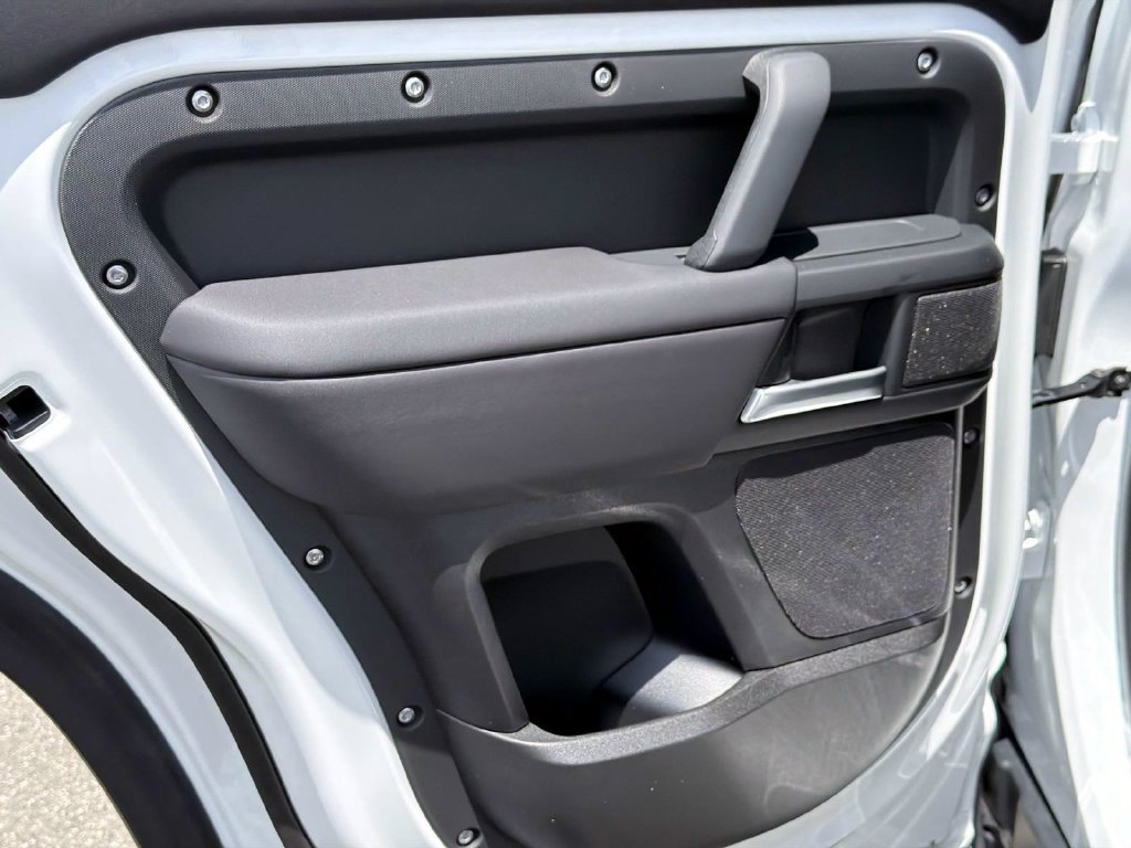 New 2026 Land Rover Defender 110 S AWD/4WD image 12