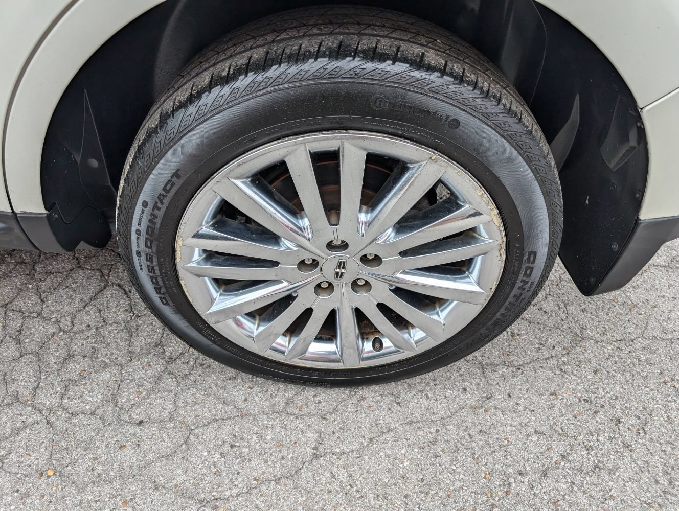Used 2013 Lincoln MKX AWD image 26