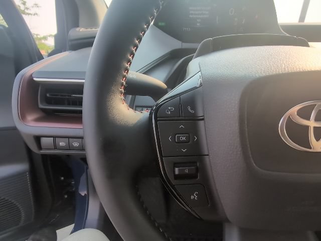 Used 2025 Toyota Prius Plug-In Hybrid FWD image 15