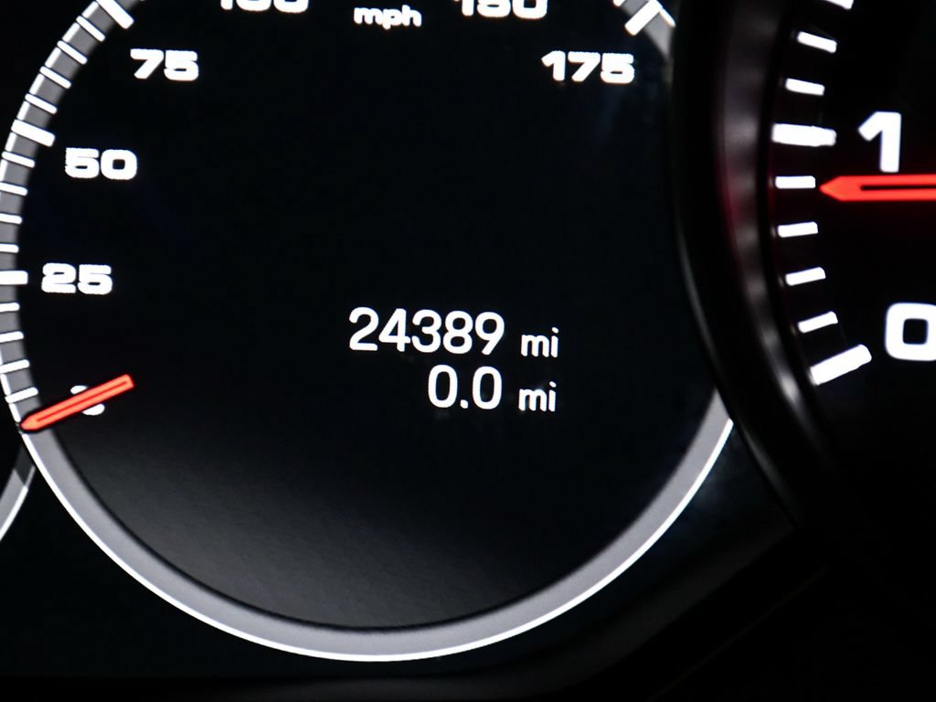 Used 2023 Porsche Cayenne AWD/4WD image 18