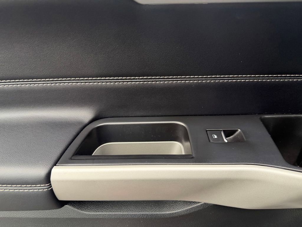 Used 2022 Ford Explorer Limited w/ Equipment Group 301A image 32