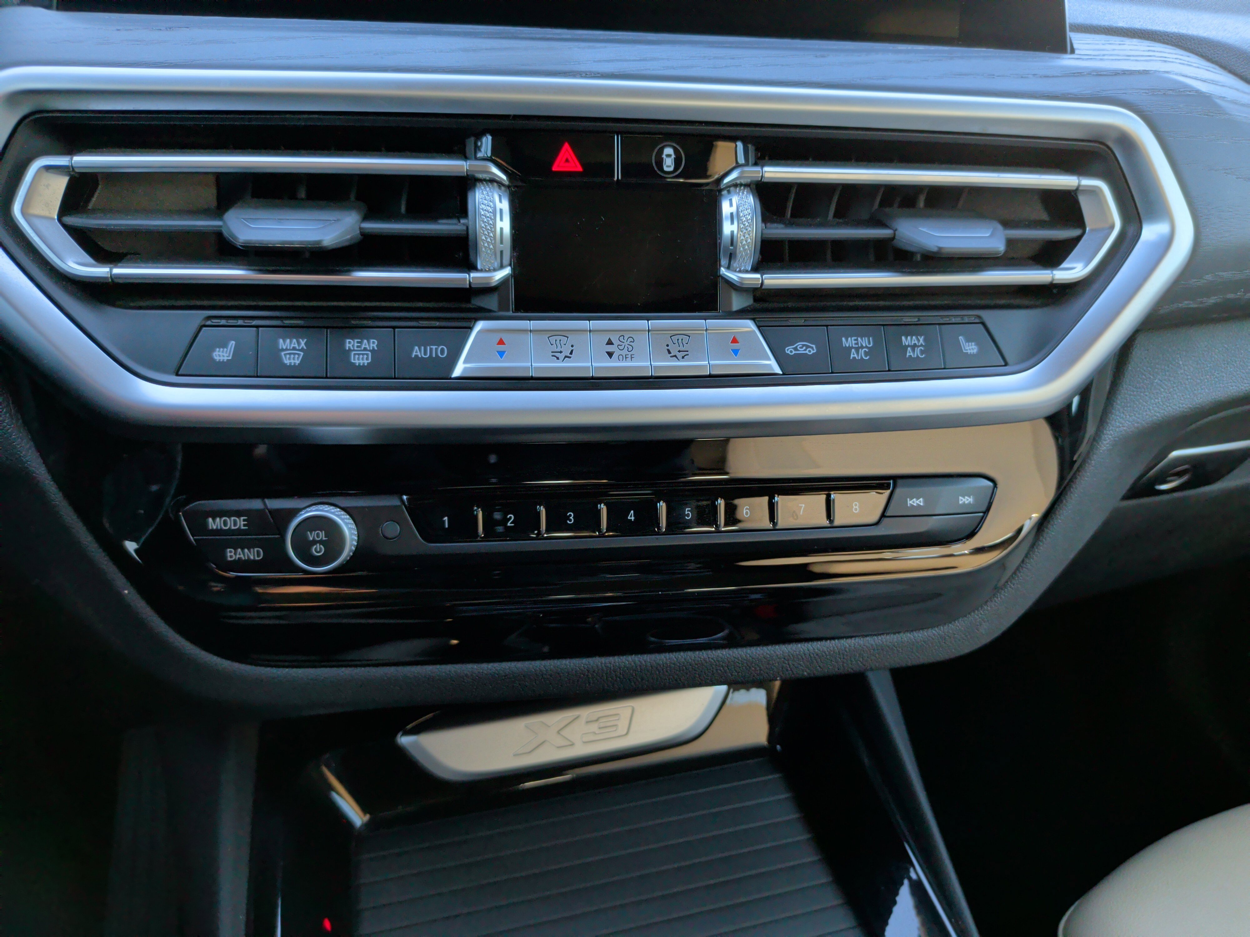 Certified 2024 BMW X3 xDrive30i w/ Convenience Package image 18