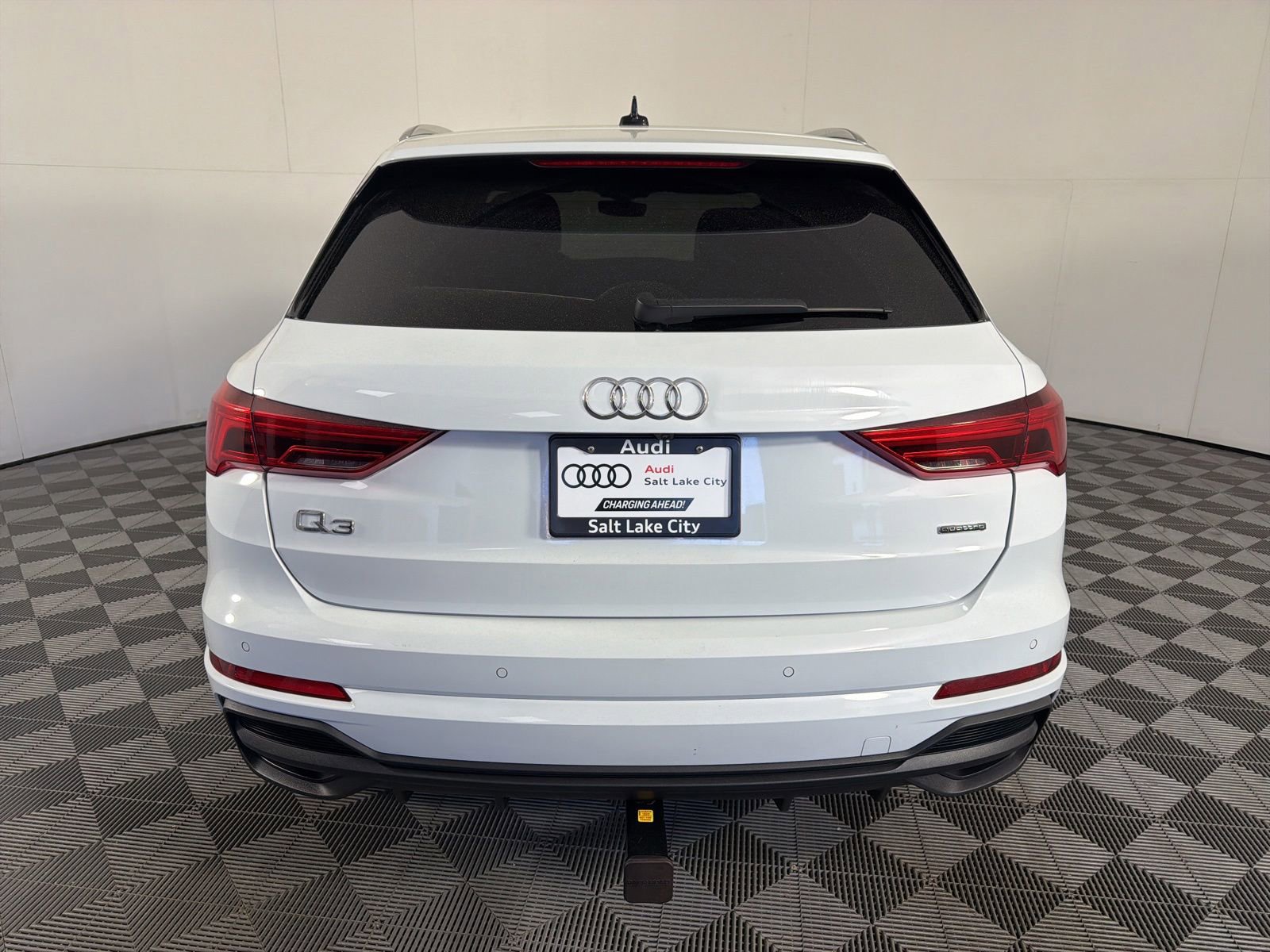 Used 2023 Audi Q3 2.0T Premium w/ Convenience Package AWD/4WD image 5