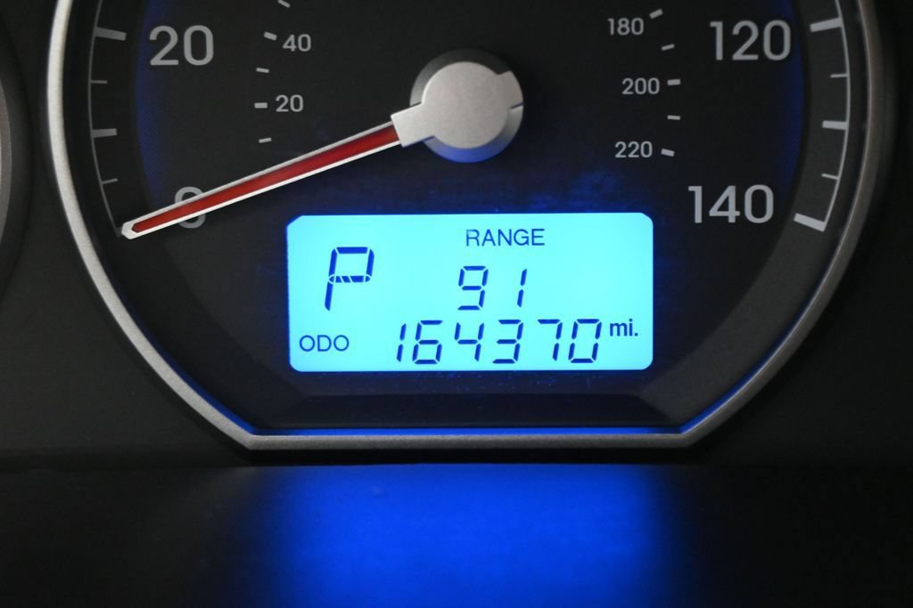 Used 2012 Hyundai Santa Fe GLS AWD/4WD image 13