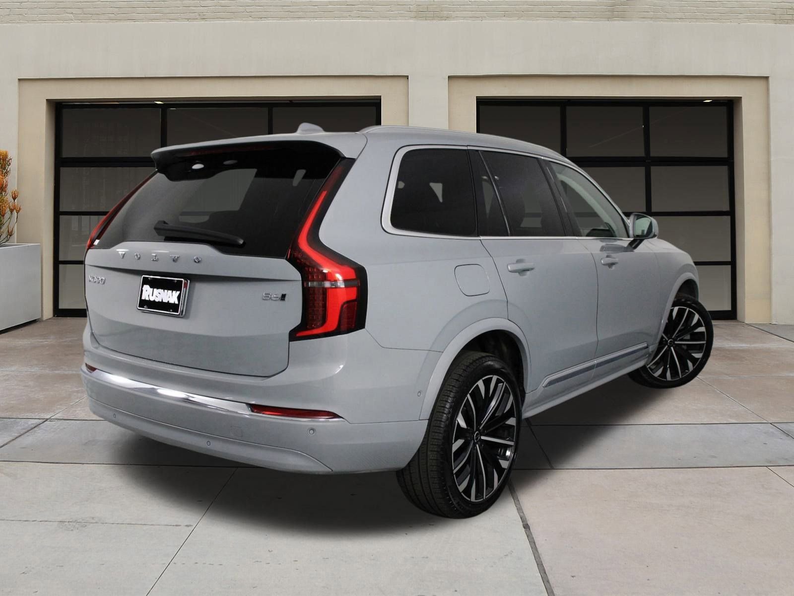 Certified 2026 Volvo XC90 B6 Plus image 4