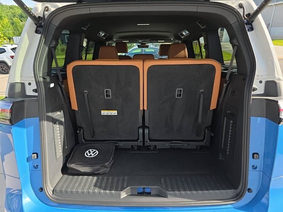 Used 2025 Volkswagen ID. Buzz Pro S RWD image 10
