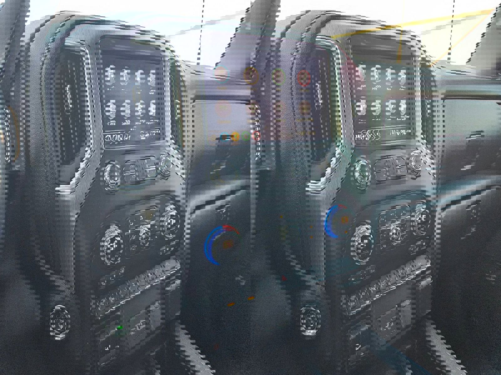 Used 2020 GMC Sierra 2500 Denali w/ Denali Ultimate Package image 15