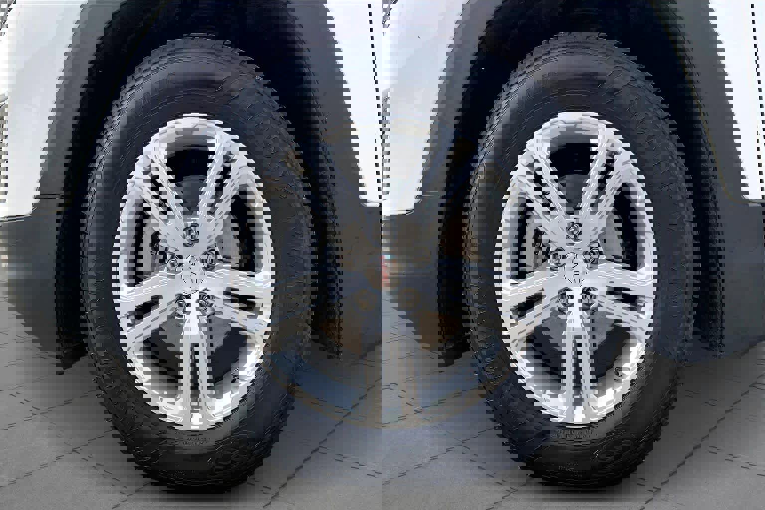 Used 2020 GMC Terrain SLE w/ Driver Convenience Package image 11