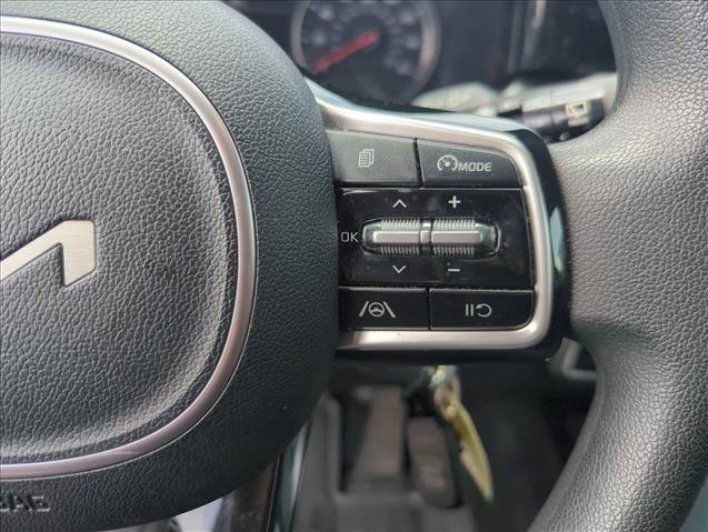 Used 2022 Kia Sorento LX FWD image 13
