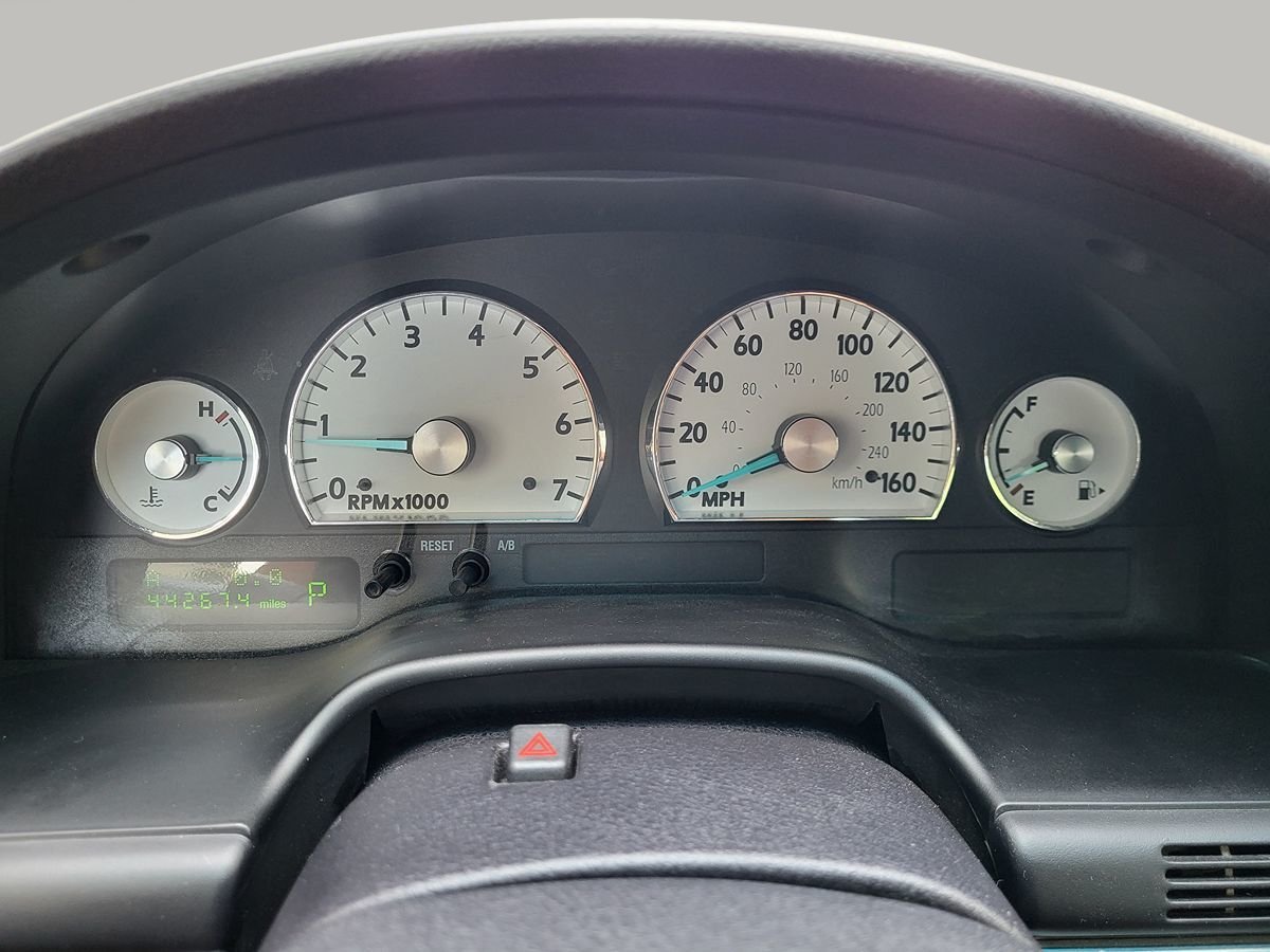 Used 2004 Ford Thunderbird RWD image 25