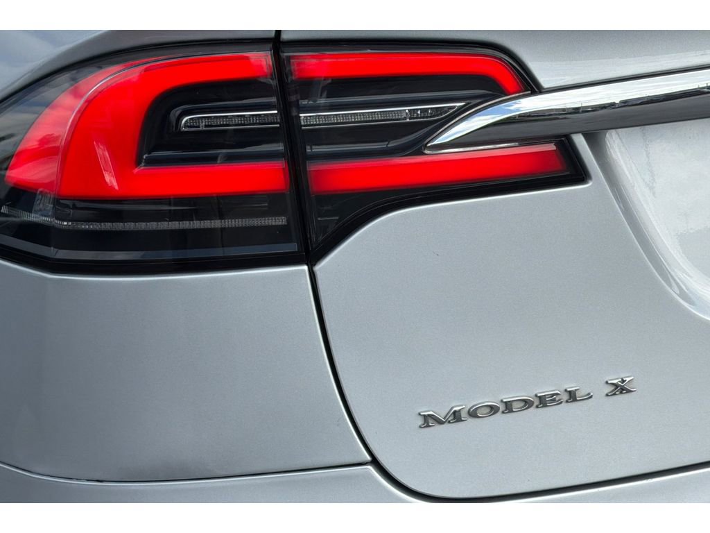 Used 2018 Tesla Model X Long Range image 31