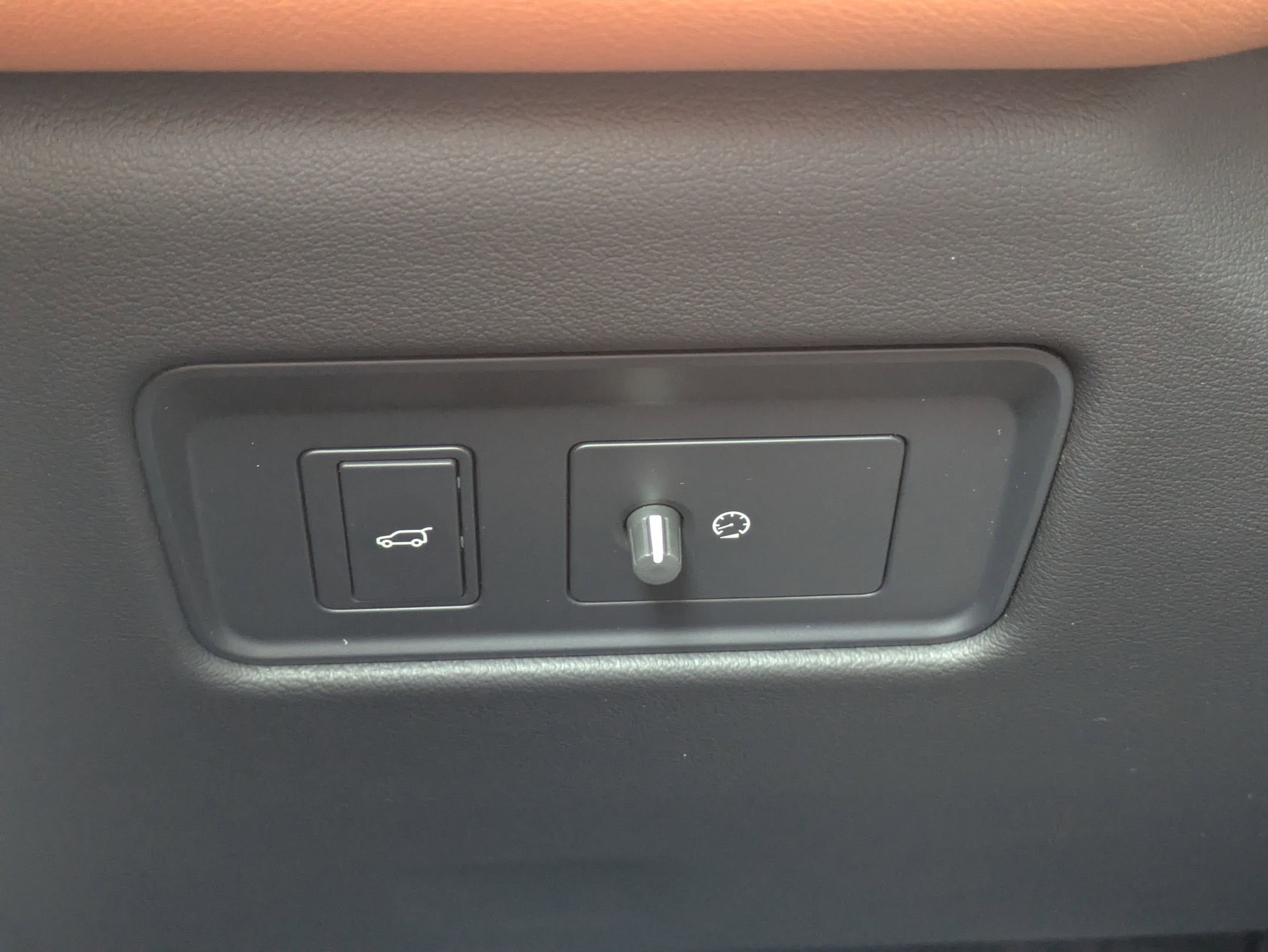 New 2026 Jaguar F-PACE R-Dynamic S image 19