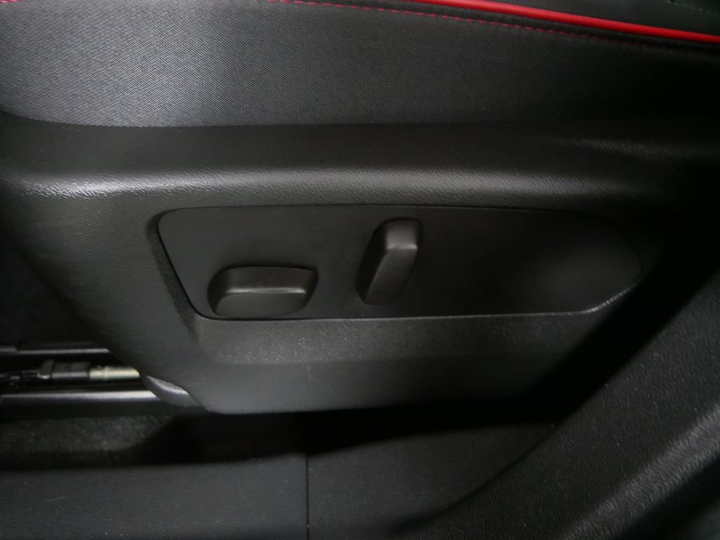 Used 2023 Buick Envision Essence w/ Sport Touring Package AWD/4WD image 18