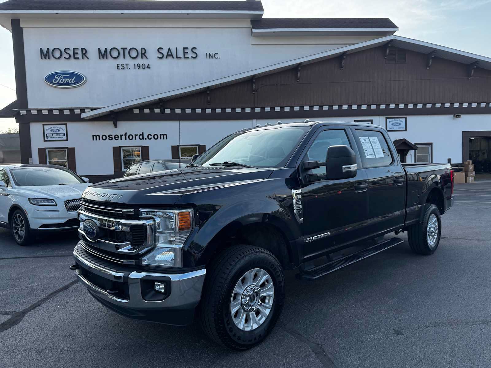 Used 2022 Ford F350 4x4 Crew Cab Super Duty image 1
