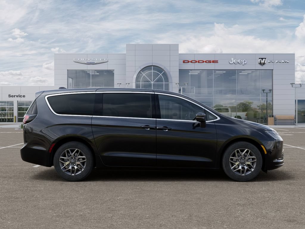 New 2027 Chrysler Pacifica Limited FWD image 21