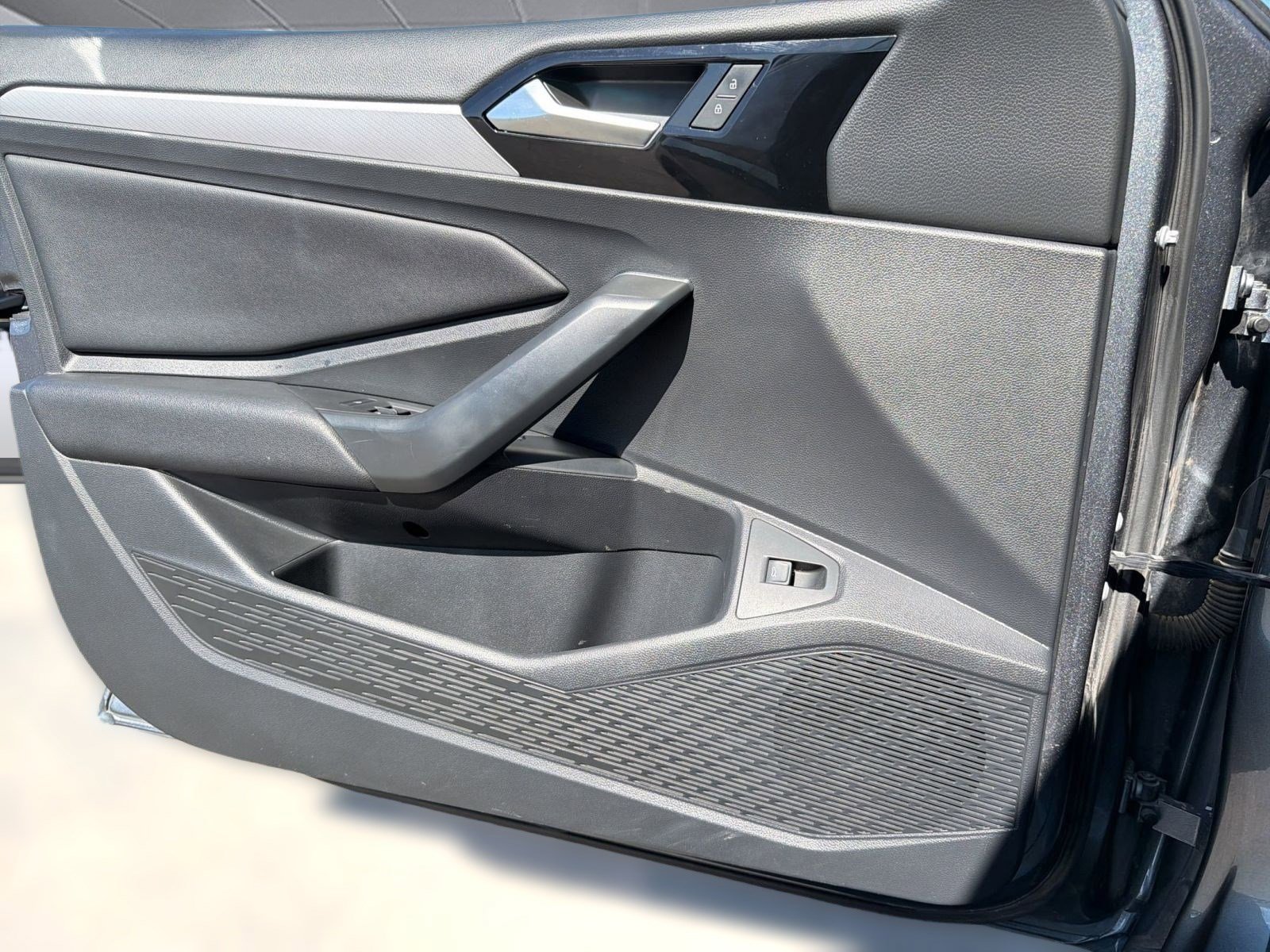 Used 2019 Volkswagen Jetta R-Line w/ R-Line Cold Weather Package image 21