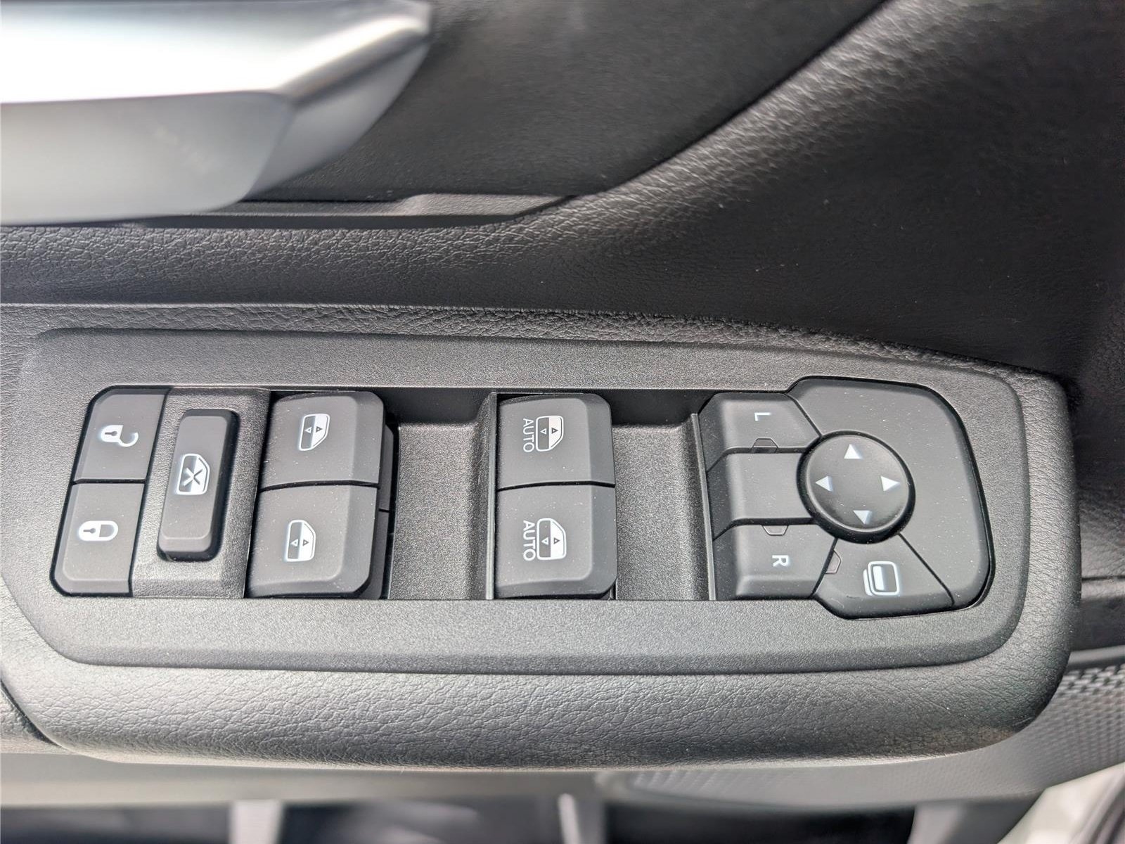 New 2026 RAM 1500 Express AWD/4WD image 15