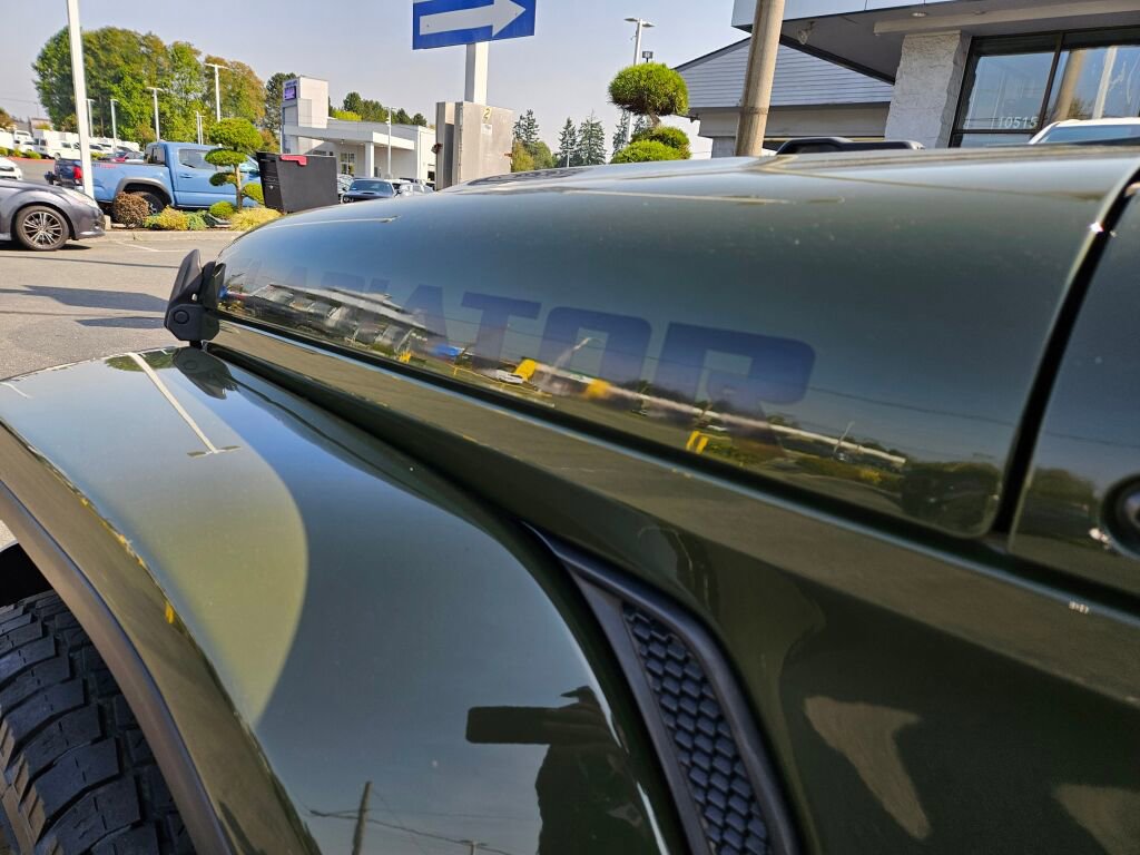 Used 2021 Jeep Gladiator Sport image 11