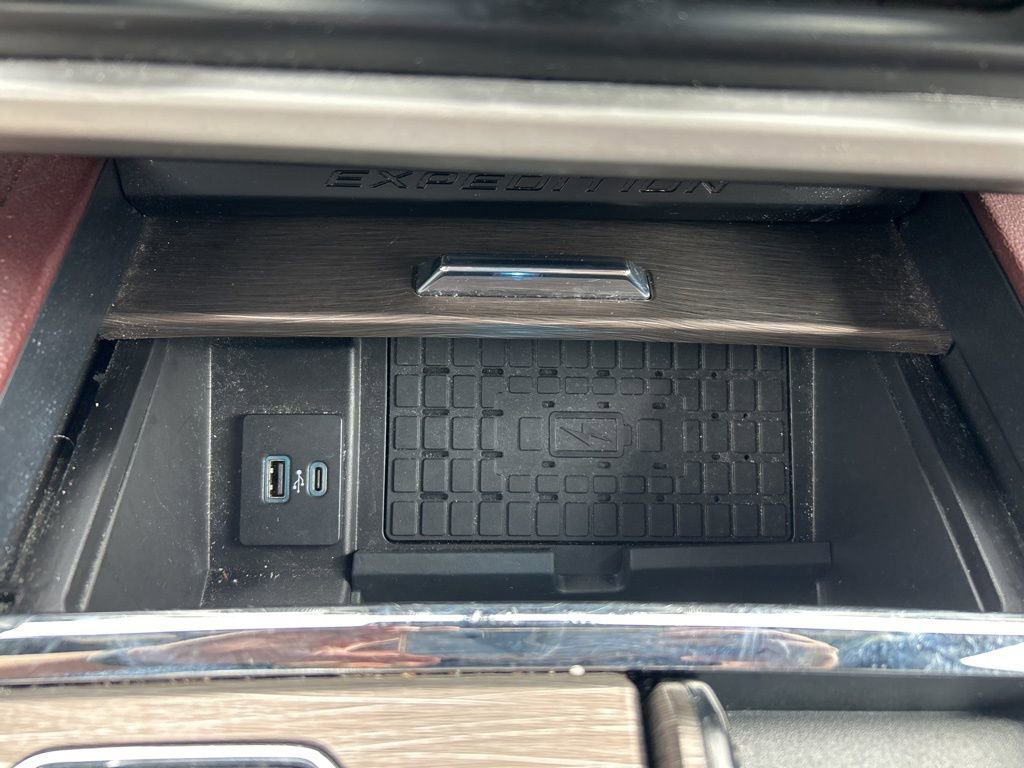 Used 2024 Ford Expedition Max Limited image 26