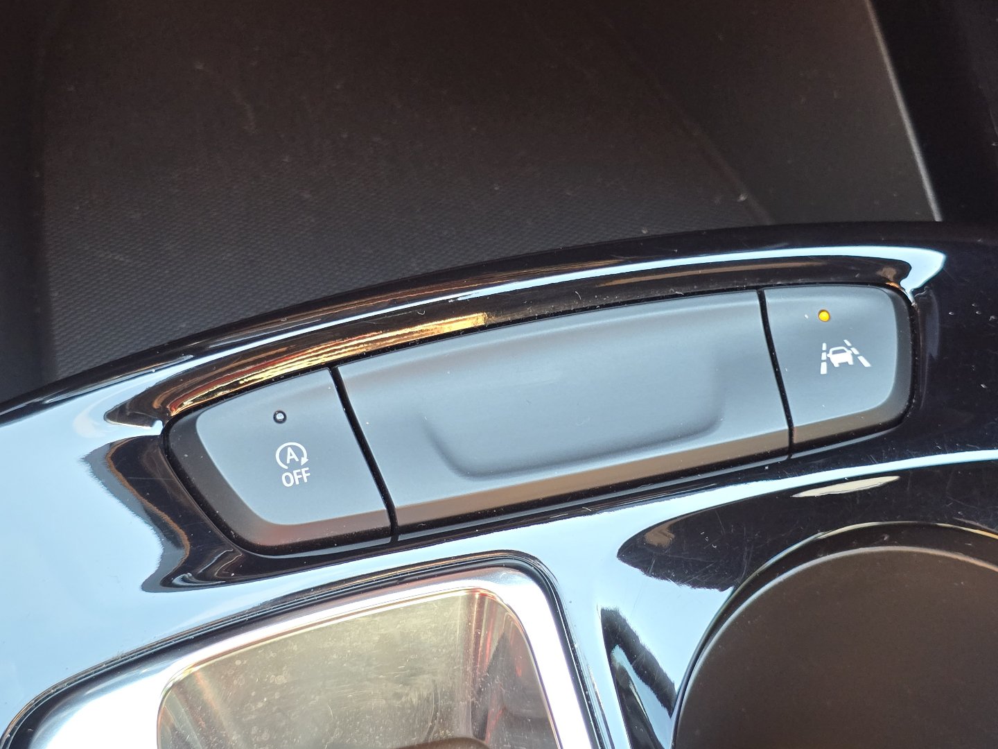 Certified 2024 Chevrolet Trax RS FWD image 11