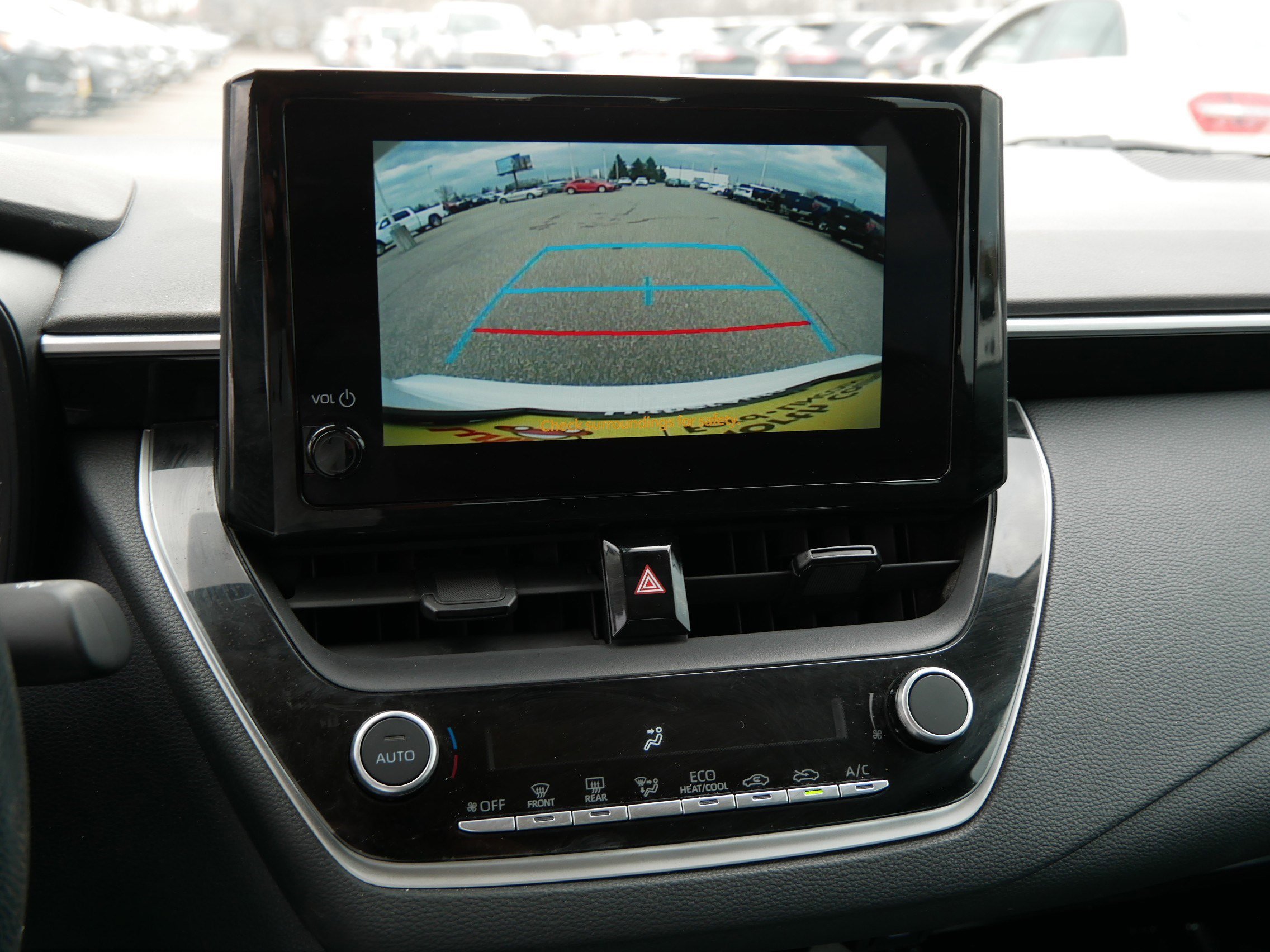 Used 2023 Toyota Corolla LE image 31