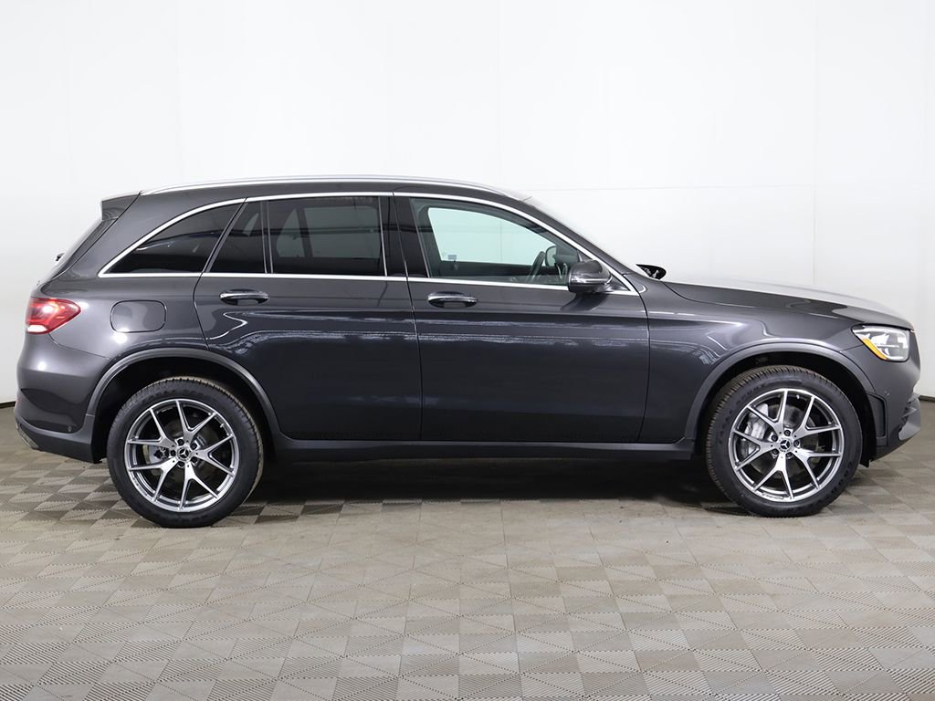 Used 2022 Mercedes-Benz GLC 300 4MATIC w/ AMG Line image 17