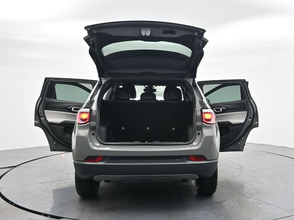 Used 2024 Jeep Compass Limited image 42