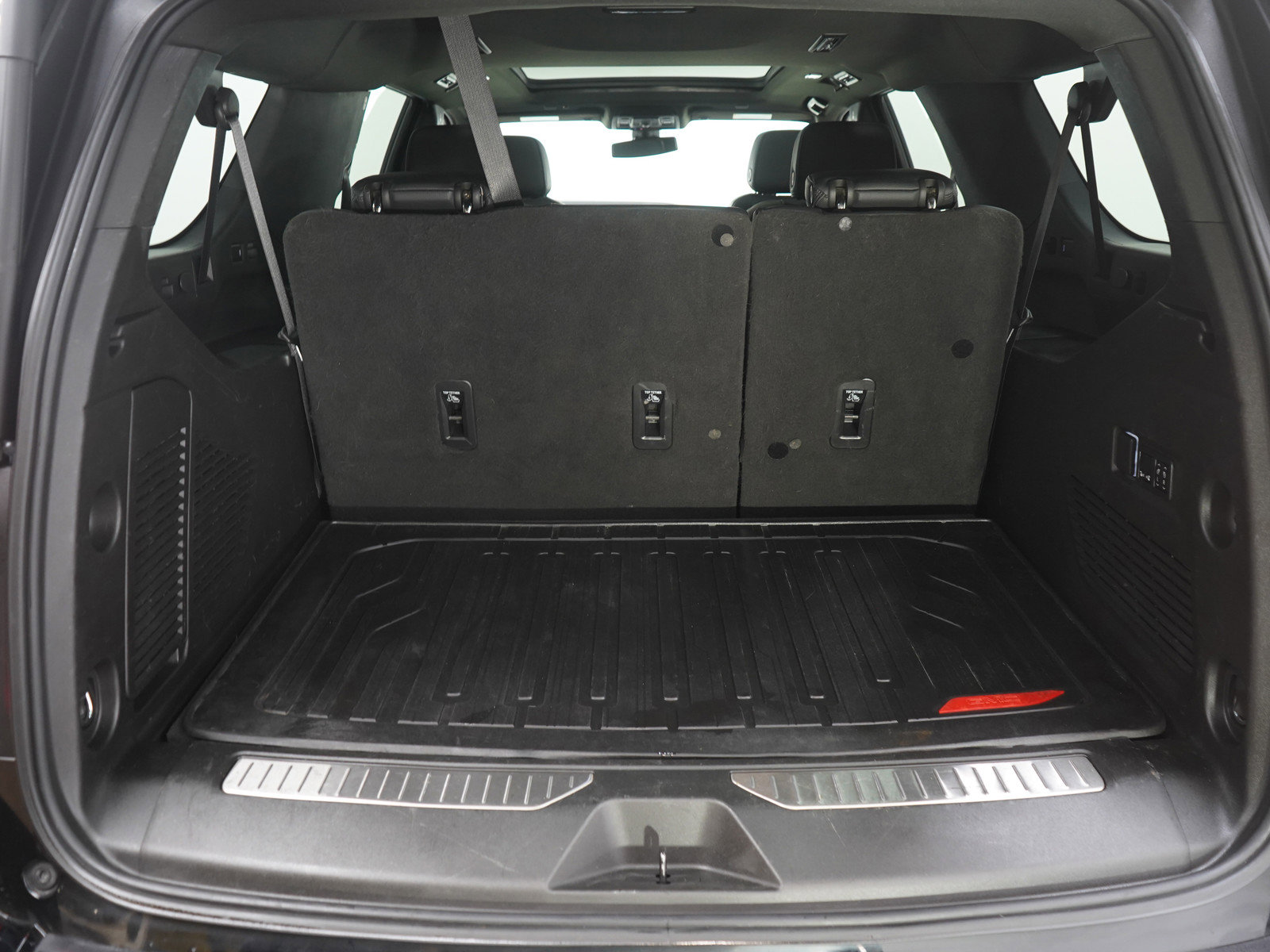 Used 2022 GMC Yukon XL Denali image 10