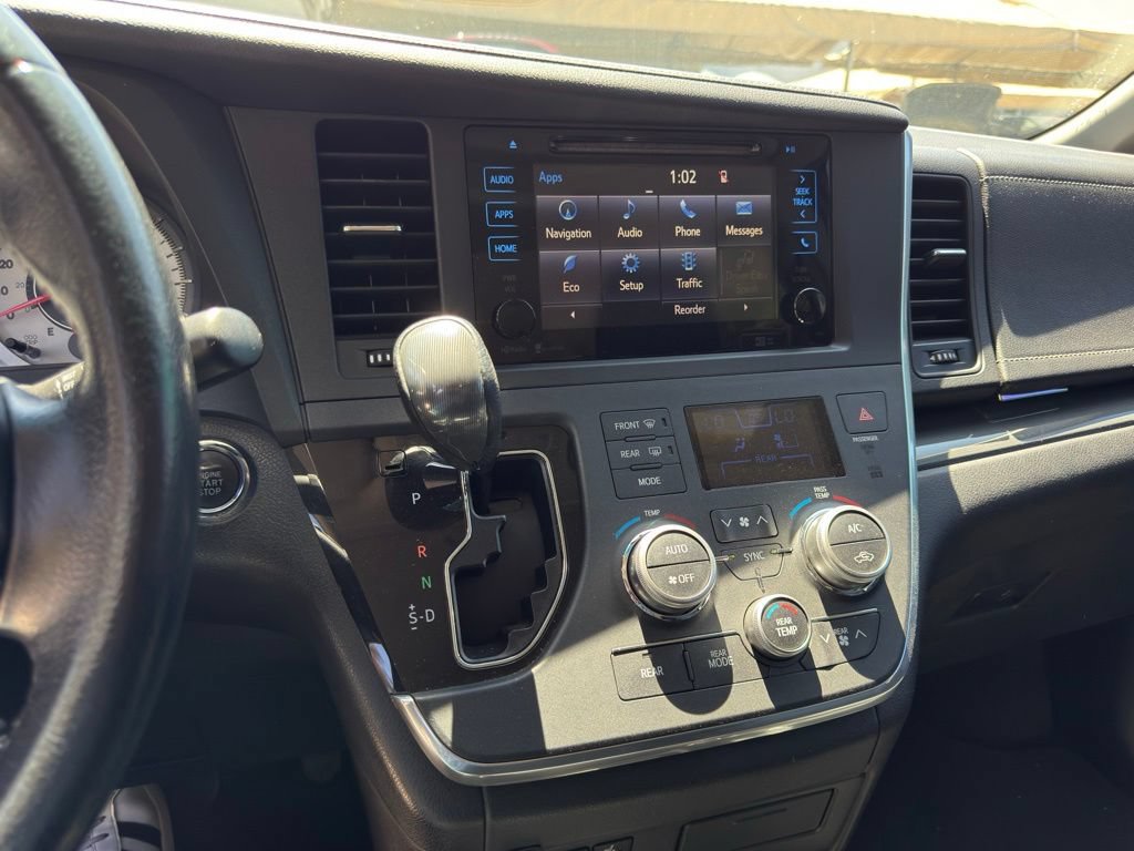 Used 2015 Toyota Sienna SE Premium FWD image 7