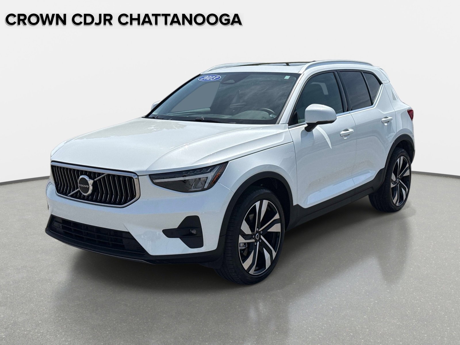 Used 2023 Volvo XC40 B4 Plus w/ Protection Package Premier FWD image 9