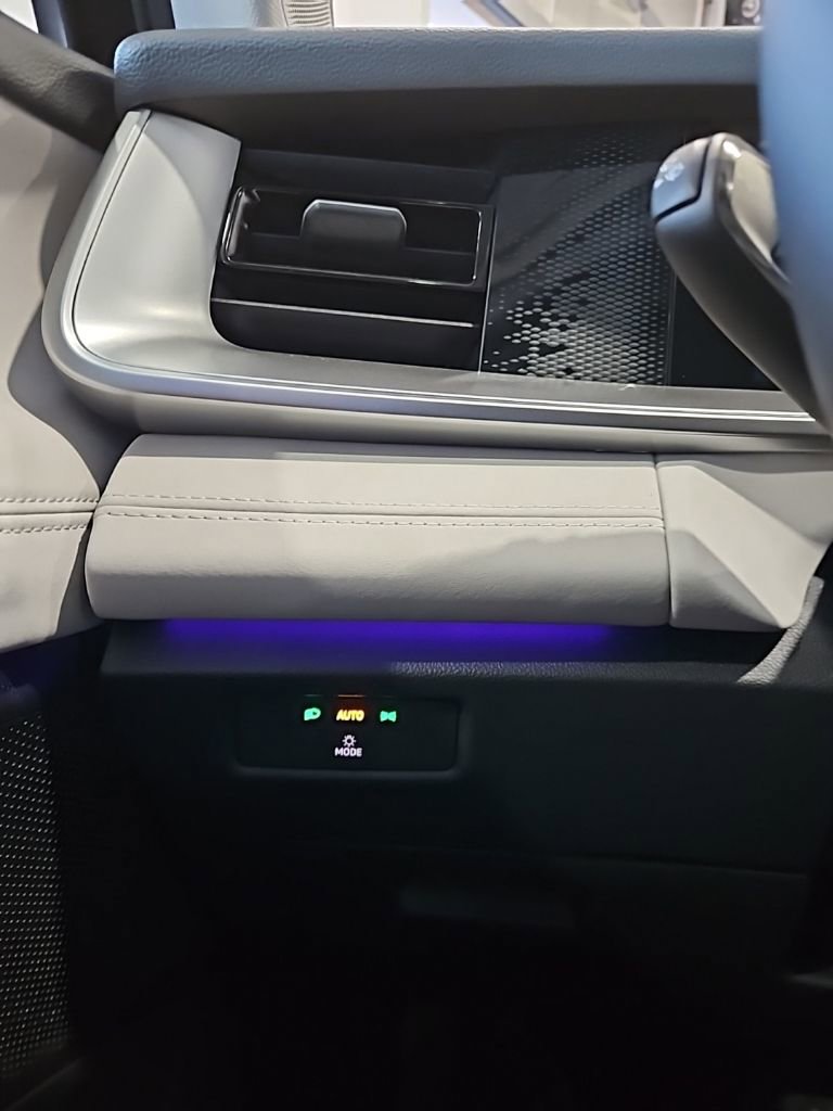 New 2026 Volkswagen Tiguan SE image 36