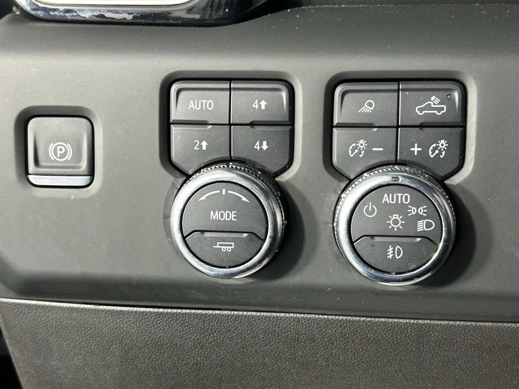 Used 2024 GMC Sierra 3500 Denali Ultimate AWD/4WD image 30