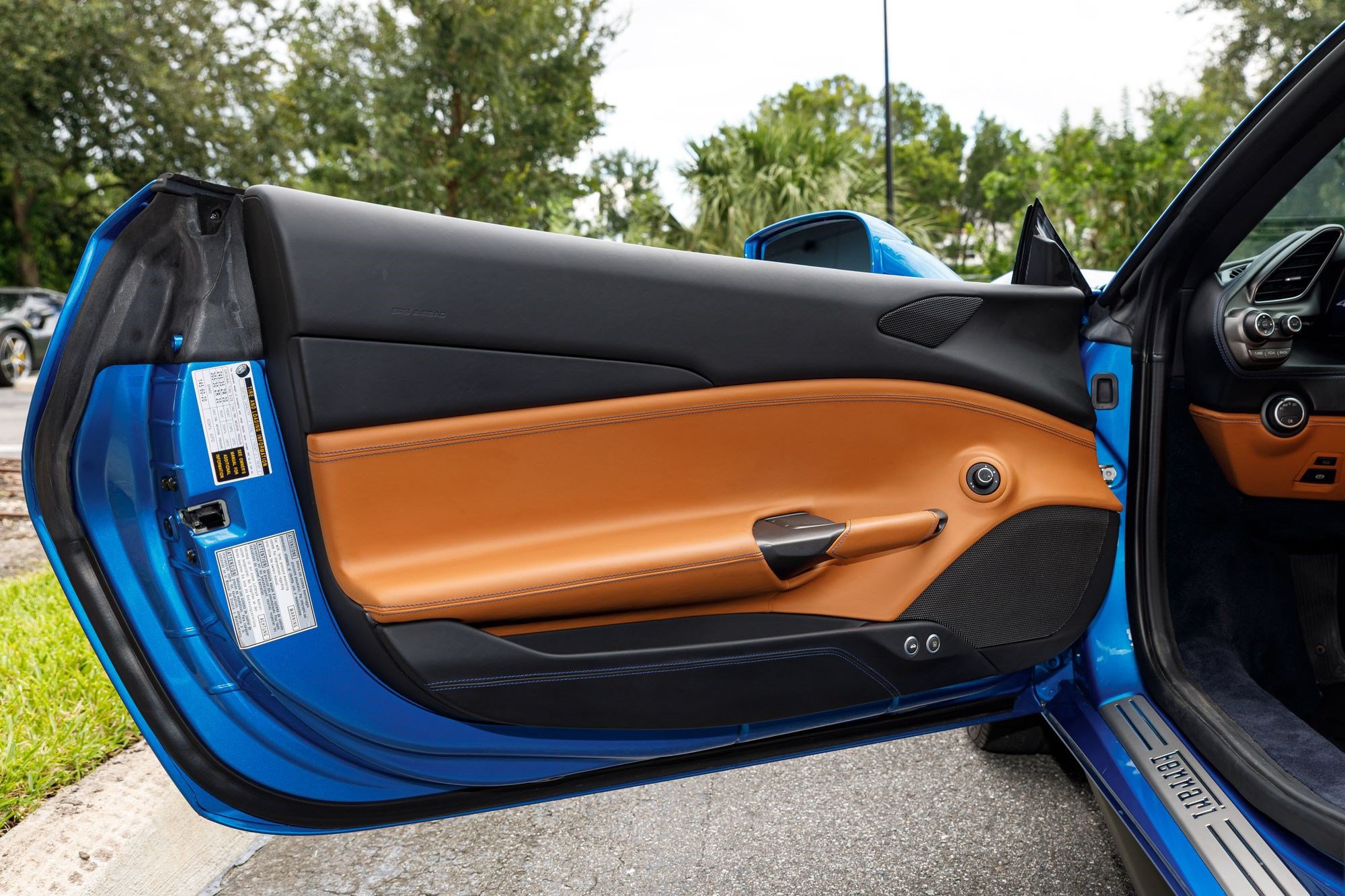 Used 2019 Ferrari 488 Spider RWD image 27